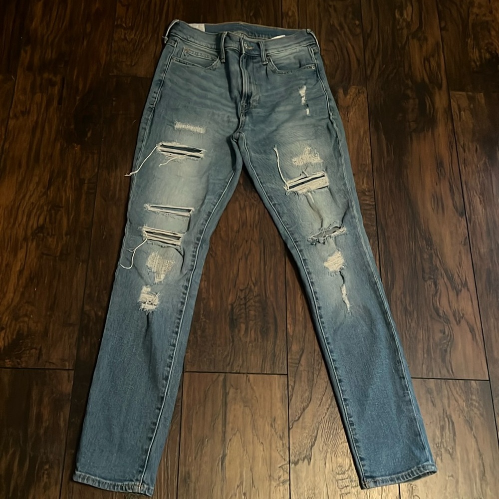 H&M distressed skinny jeans